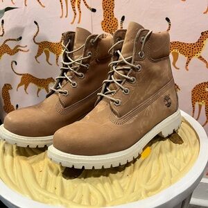khaki timberlands